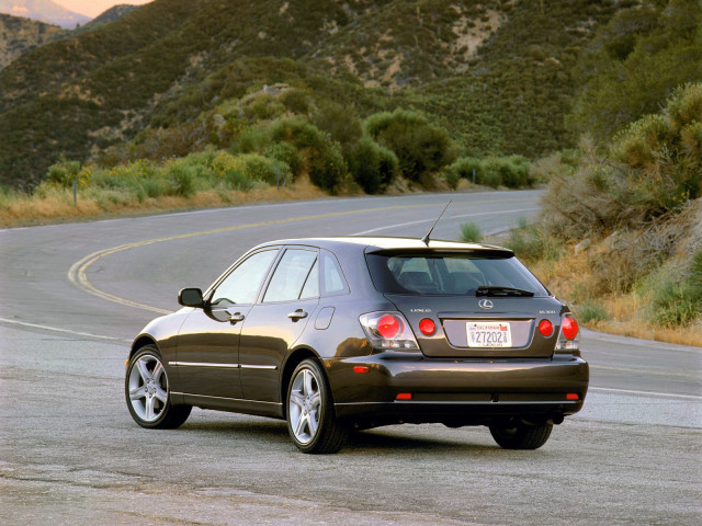 Lexus IS 300 фото