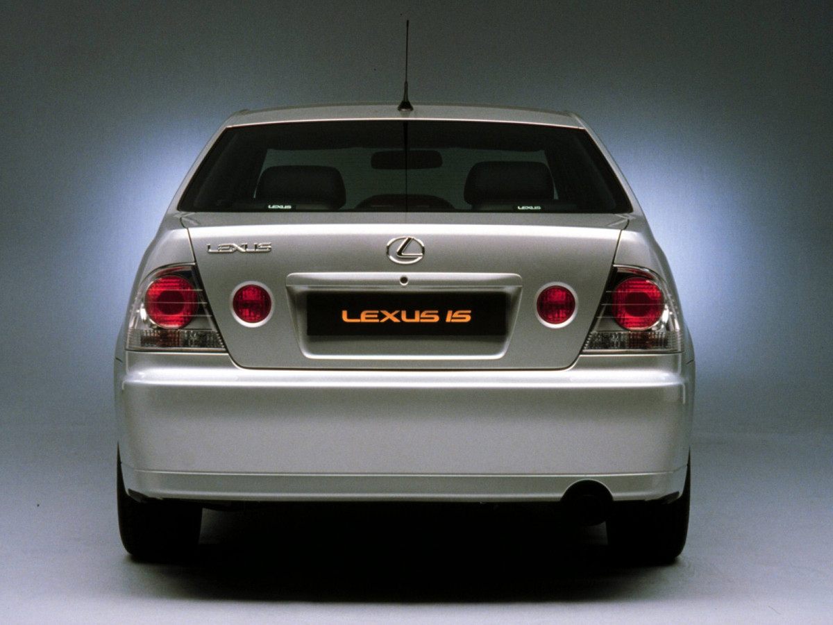 Lexus IS 300 фото 8924