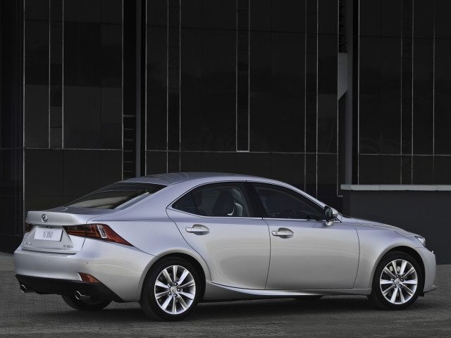 Lexus IS 350 фото