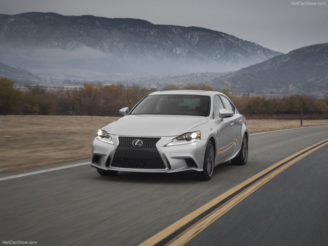 Lexus IS фото