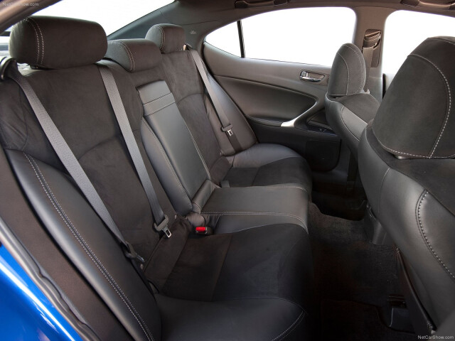 Lexus IS фото