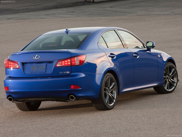 Lexus IS фото