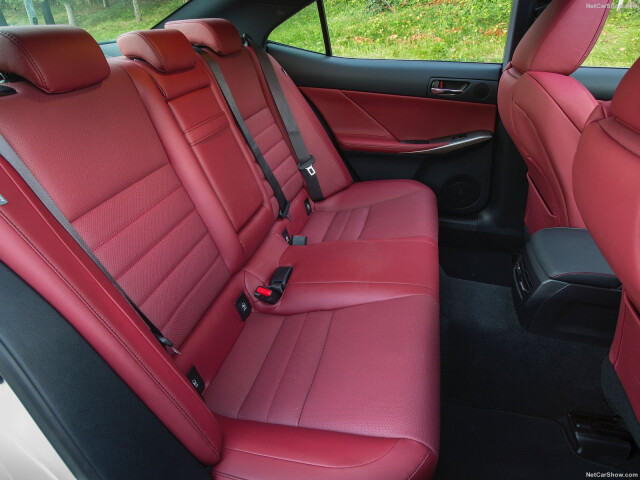 Lexus IS фото