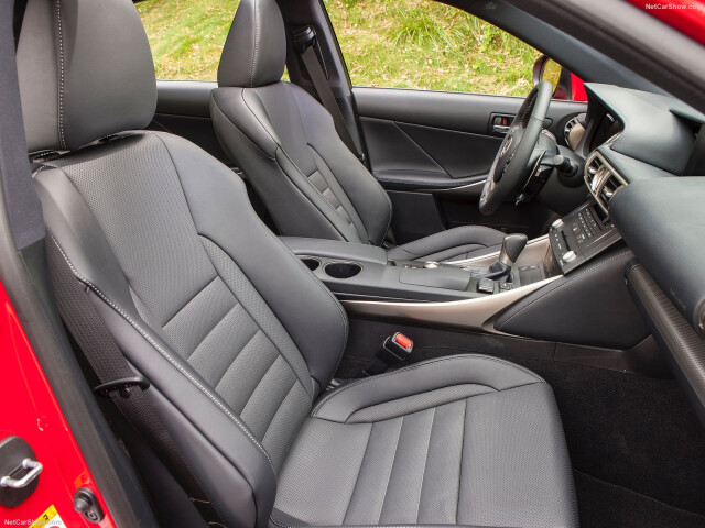 Lexus IS фото