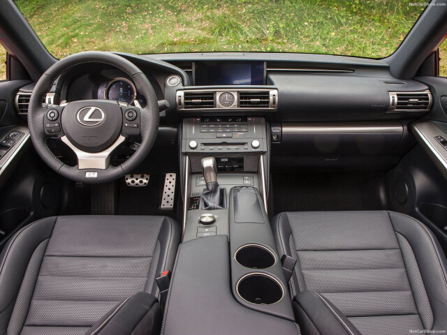 Lexus IS фото