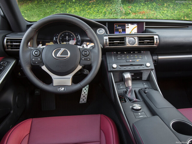 Lexus IS фото