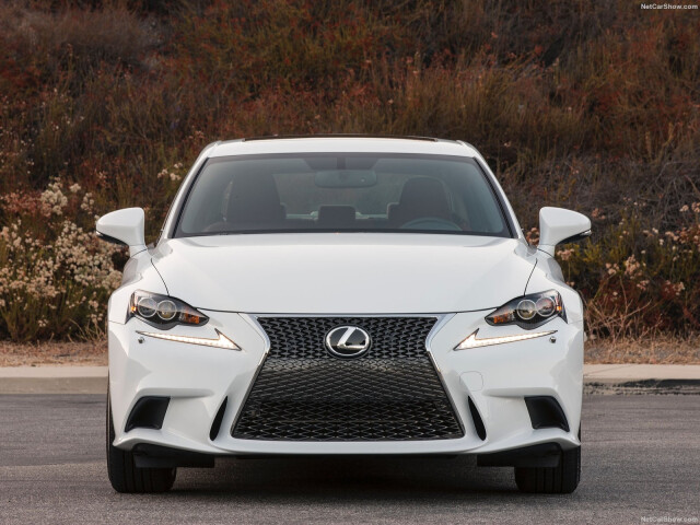 Lexus IS фото
