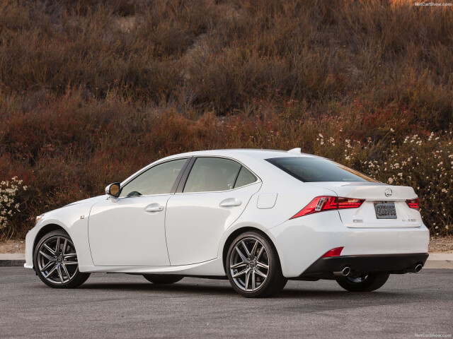 Lexus IS фото