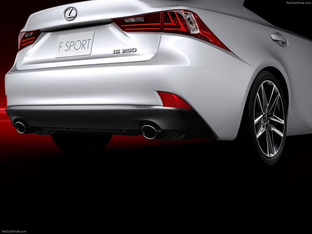 Lexus IS фото