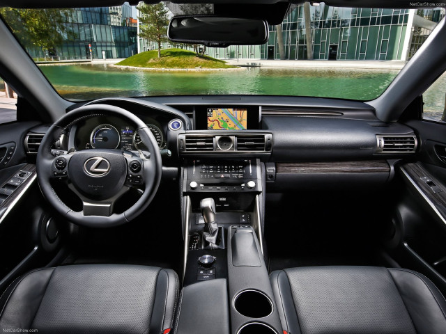 Lexus IS фото