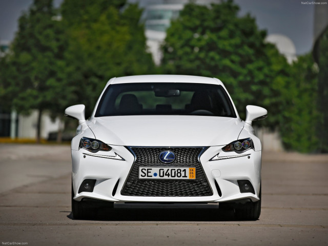 Lexus IS фото