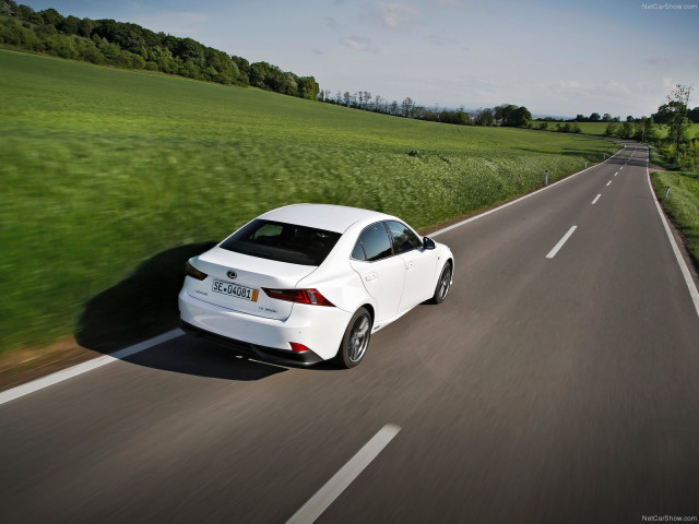 Lexus IS фото