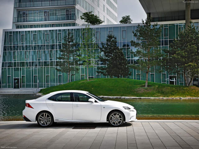 Lexus IS фото