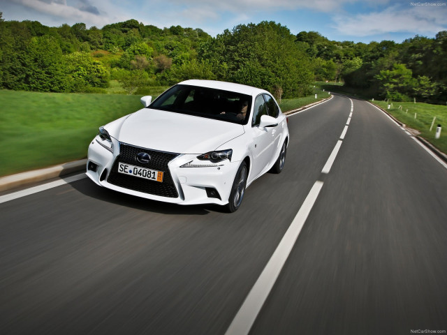 Lexus IS фото