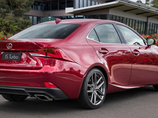 Lexus IS фото
