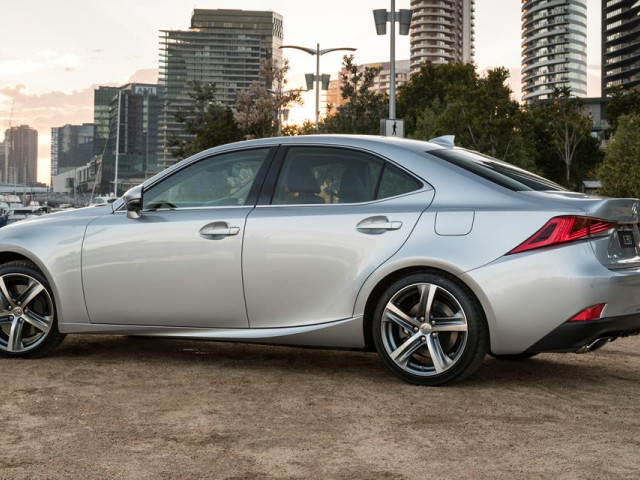 Lexus IS фото