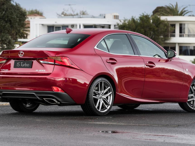 Lexus IS фото