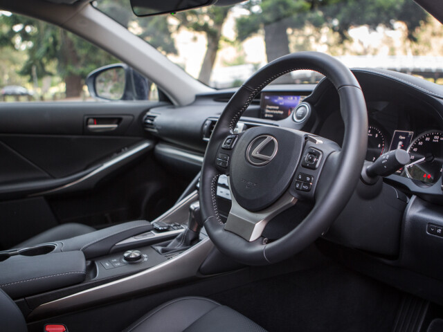 Lexus IS фото