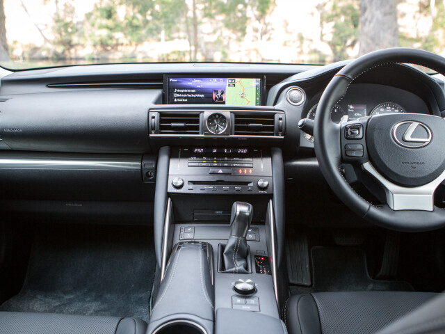 Lexus IS фото