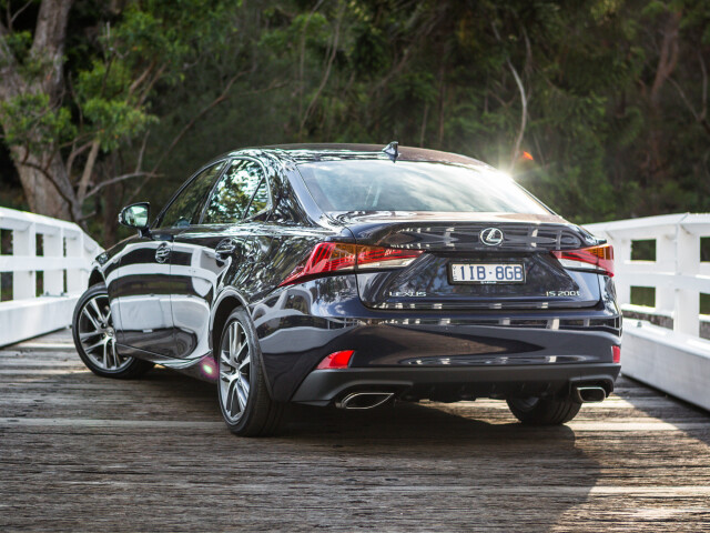 Lexus IS фото