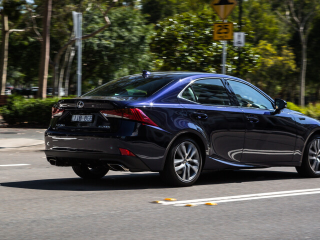 Lexus IS фото