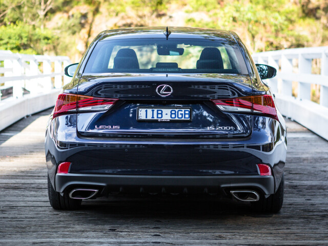 Lexus IS фото