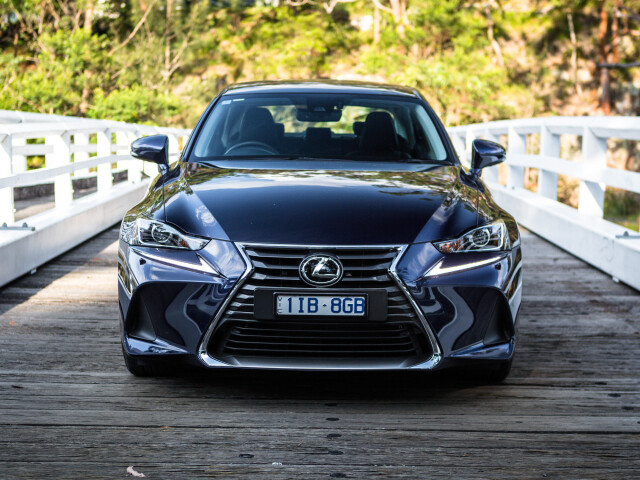 Lexus IS фото