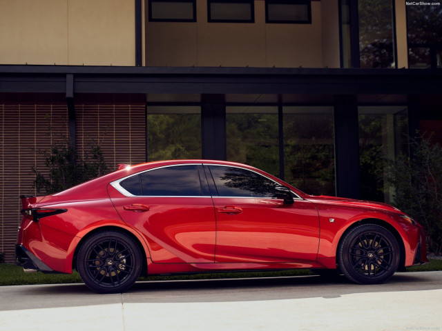 Lexus IS фото