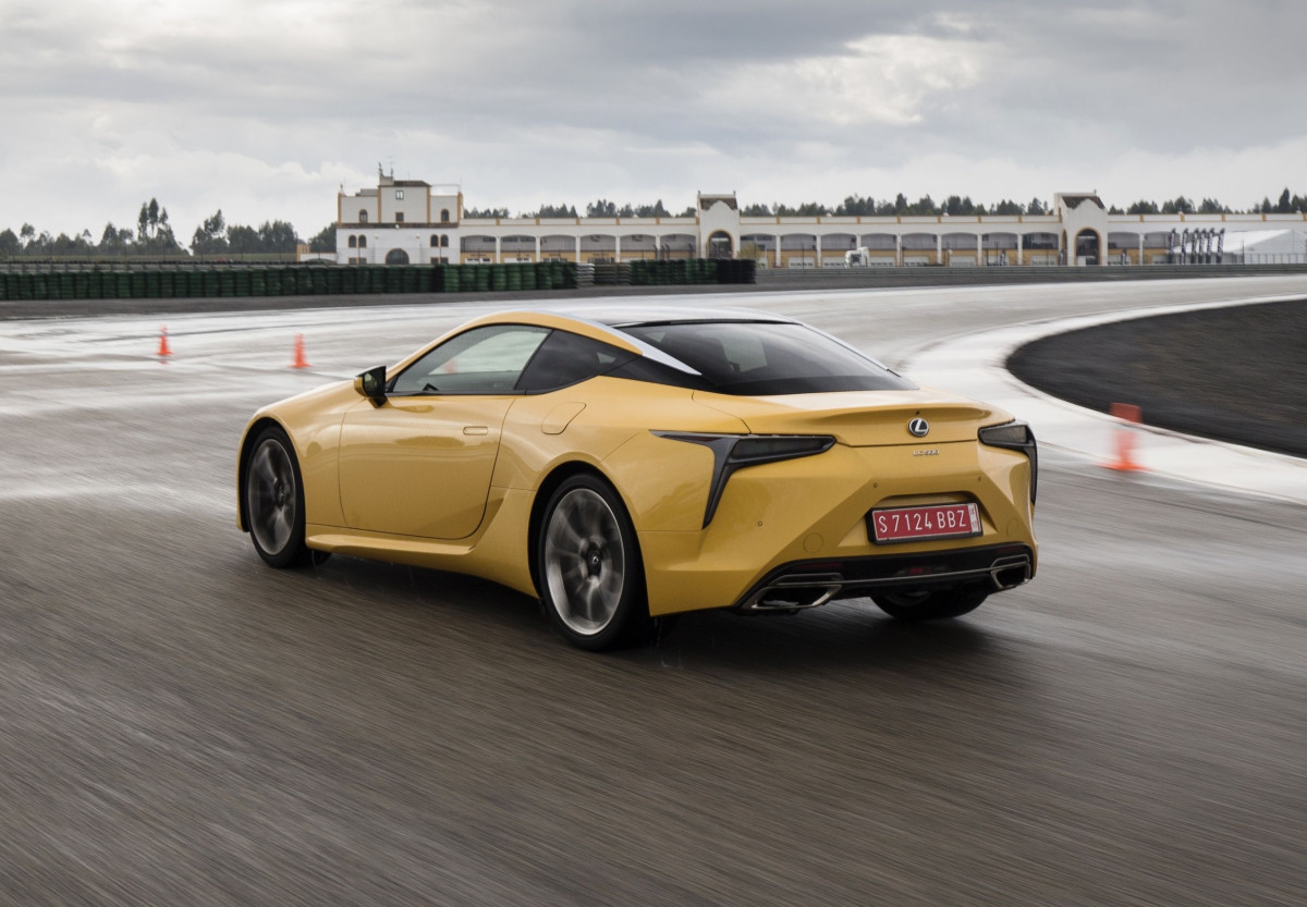 Lexus LC 500 фото 178699