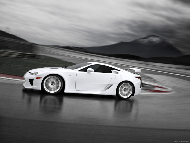 Lexus LF-A фото