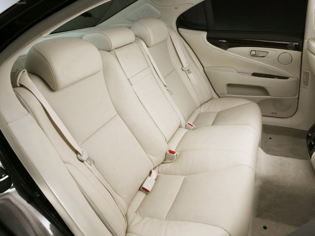 Lexus LS 460 фото