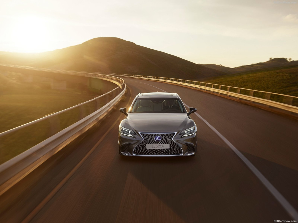 Lexus LS 500h фото 190659