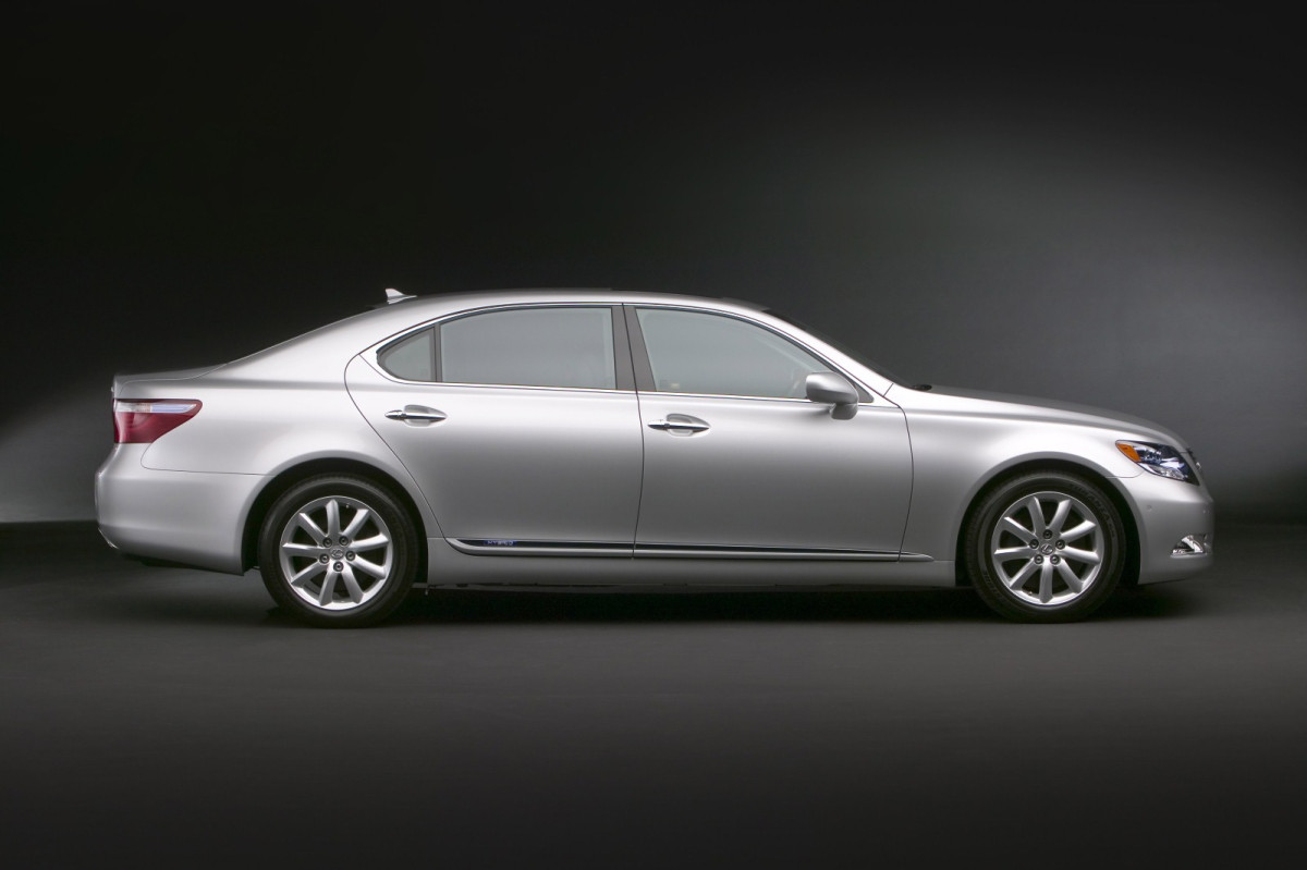 Lexus LS 600h L фото 43203