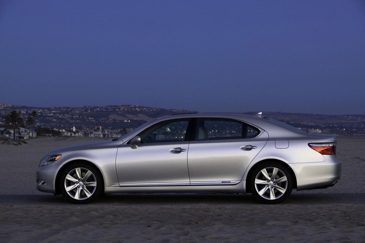 Lexus LS 600h L фото 43209