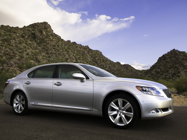 Lexus LS 600h L фото