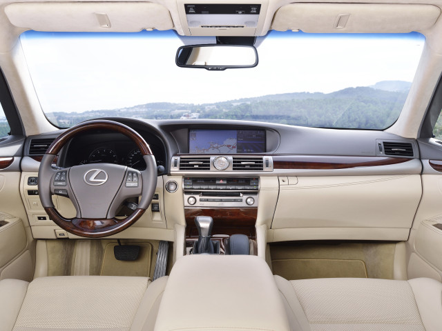 Lexus LS 600h фото