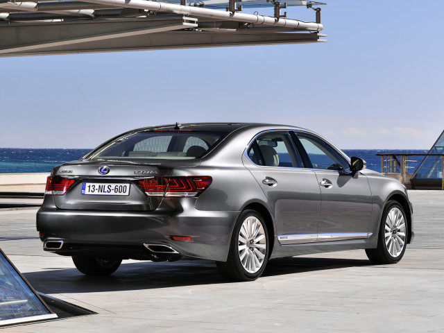 Lexus LS 600h фото