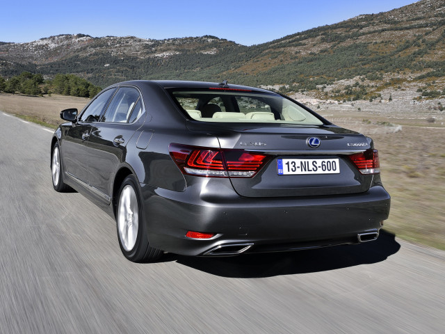 Lexus LS 600h фото