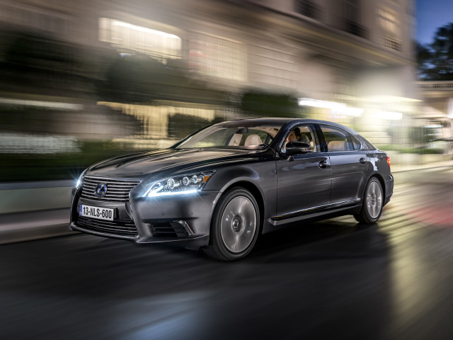 Lexus LS 600h фото