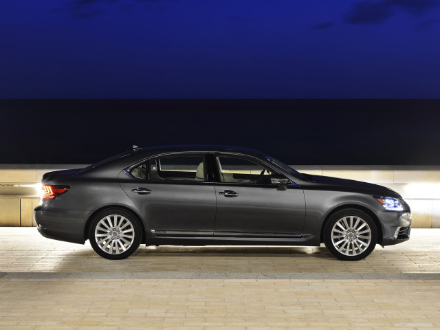 Lexus LS 600h фото