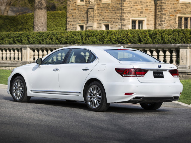 Lexus LS 600h фото