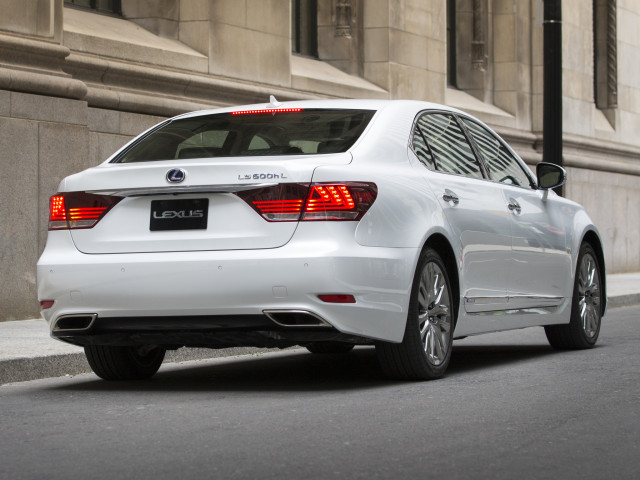 Lexus LS 600h фото
