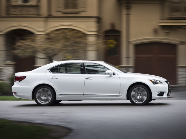 Lexus LS 600h фото