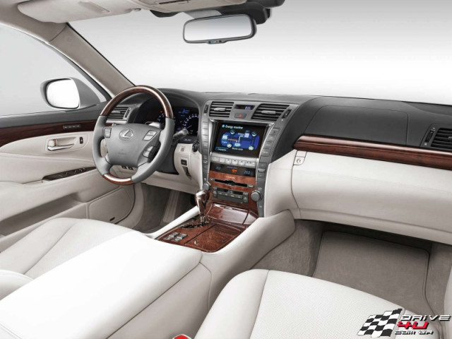 Lexus LS 600h фото