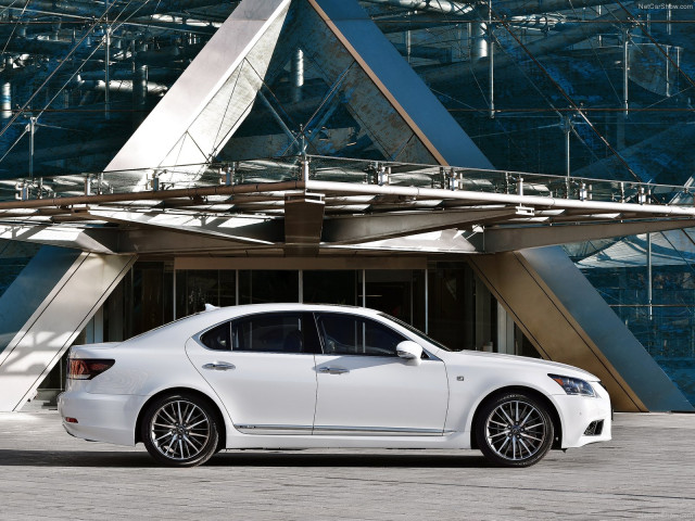 Lexus LS фото