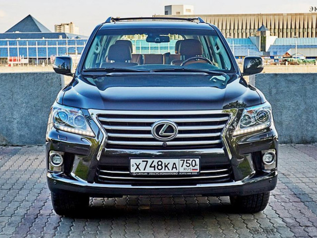 Lexus LX 570 фото