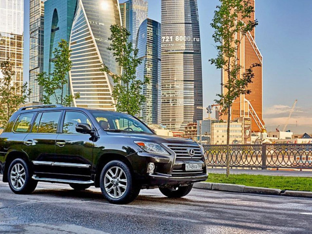 Lexus LX 570 фото