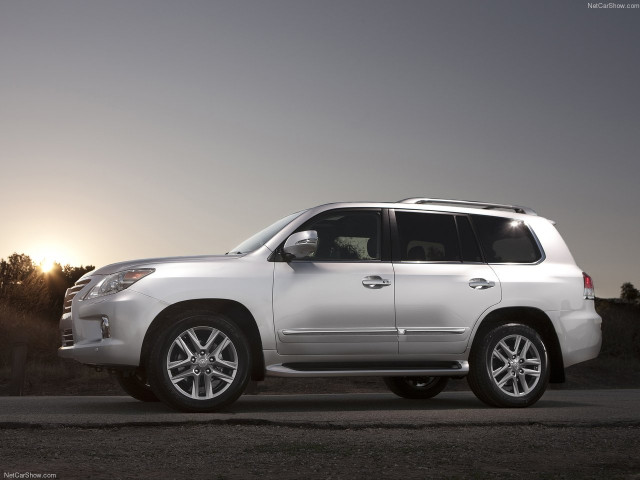 Lexus LX 570 фото