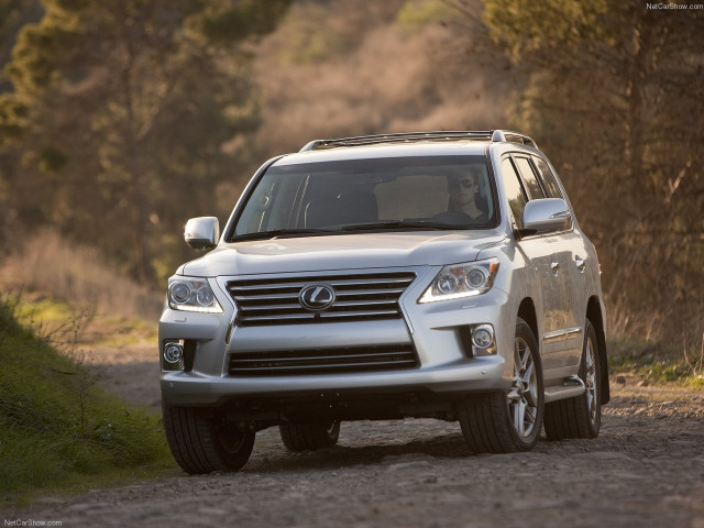 Lexus LX 570 фото