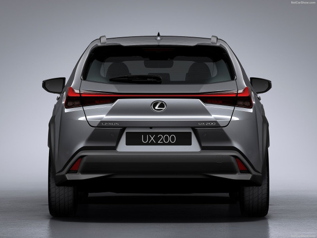 Lexus UX фото